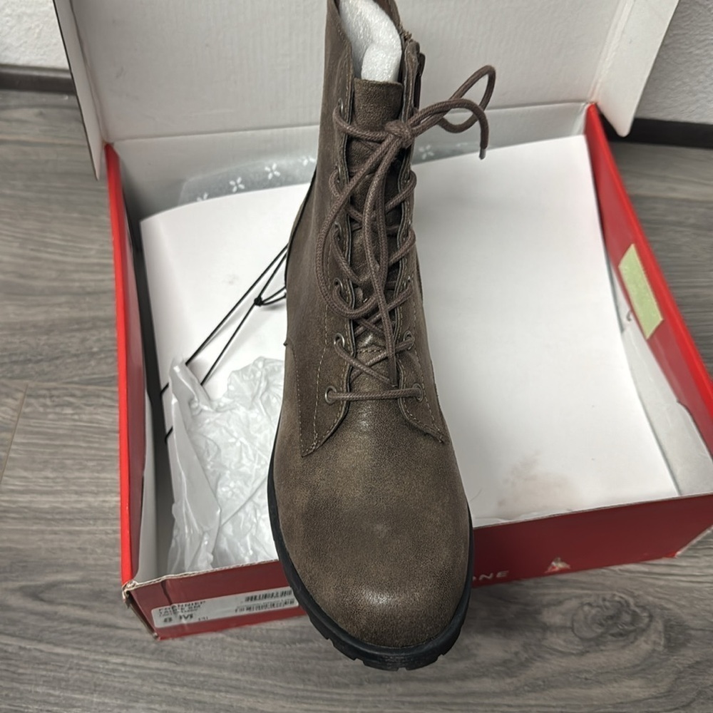 Sun + Stone Frannie Lug Sole Combat Booties - Picture 4 of 5